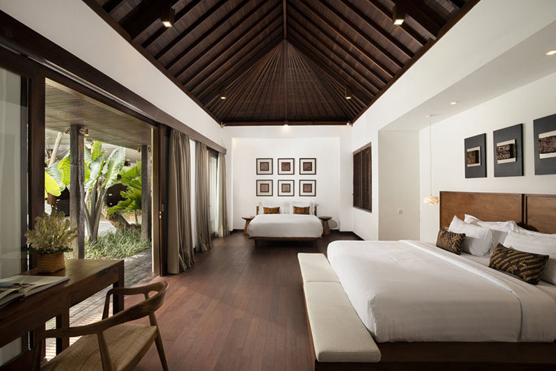Villa Ambara - master bedroom with 2 beds