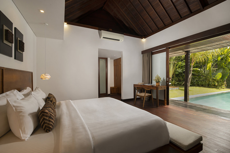 Villa Ambara - bedroom with pool view